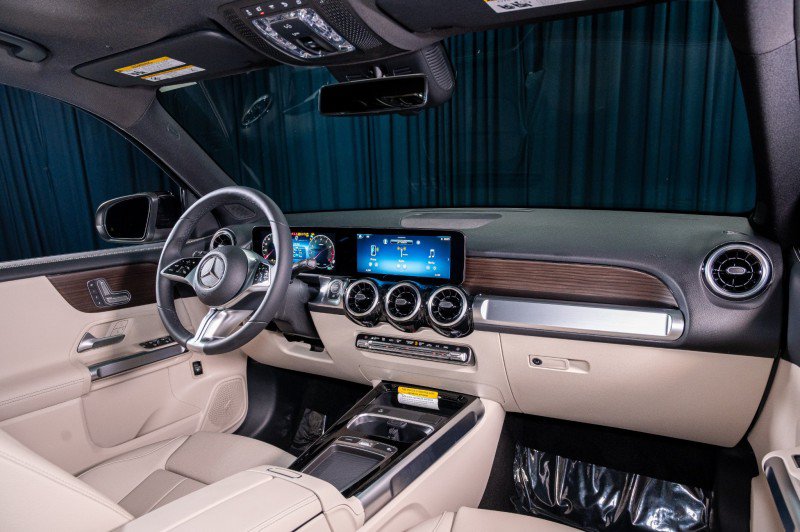New 2026 Mercedes-Benz GLB 250 4MATIC image 4