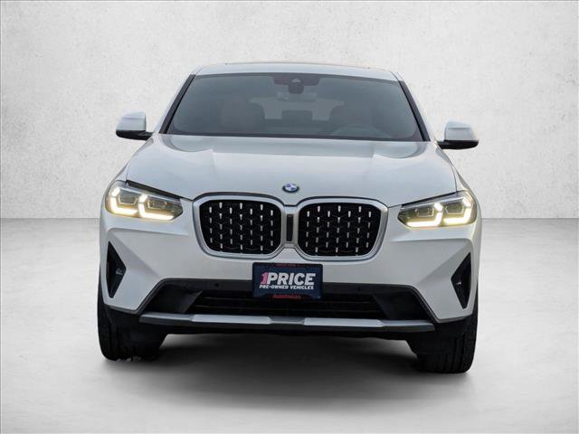 Used 2025 BMW X4 xDrive30i w/ Premium Package image 2