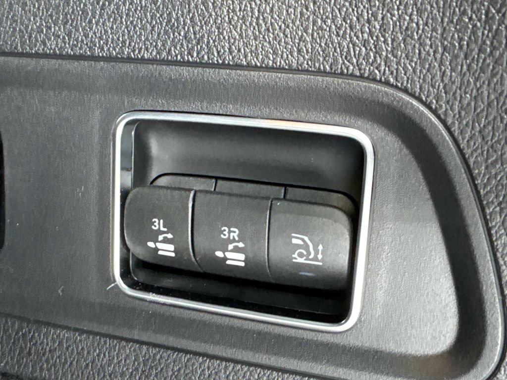 Certified 2025 Mercedes-Benz GLS 450 4MATIC image 6