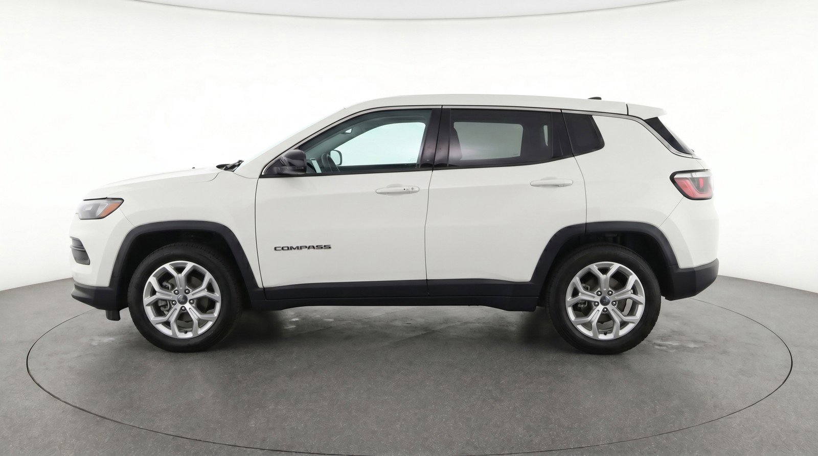 Used 2025 Jeep Compass Latitude AWD/4WD image 5