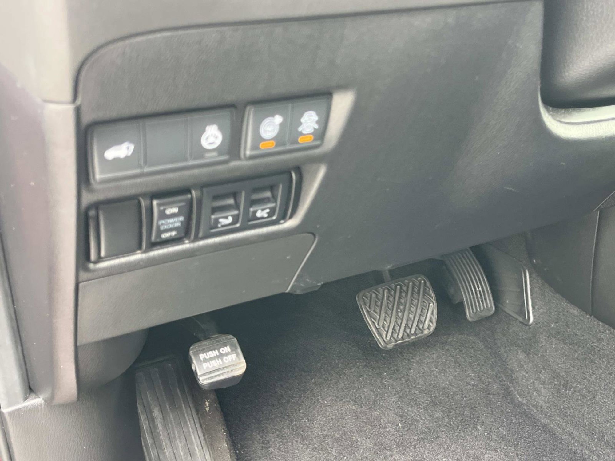 Used 2021 INFINITI QX80 Sensory w/ All-Season Package image 25