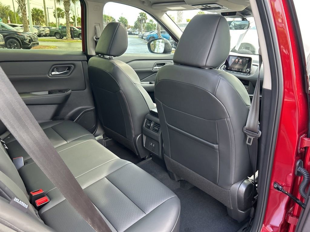 Used 2026 Nissan Rogue SV FWD image 47