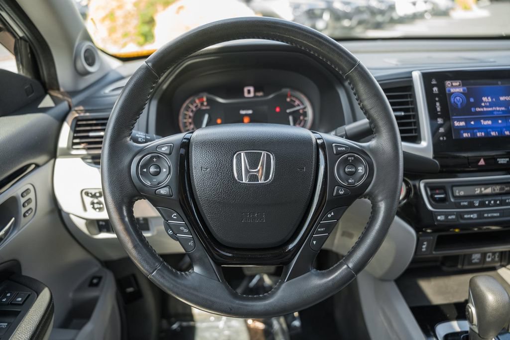 Used 2017 Honda Ridgeline RTL-E image 32