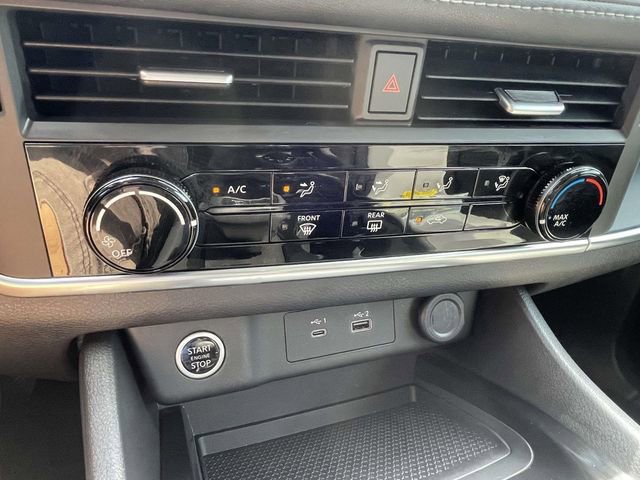 Used 2023 Nissan Rogue S AWD/4WD image 18