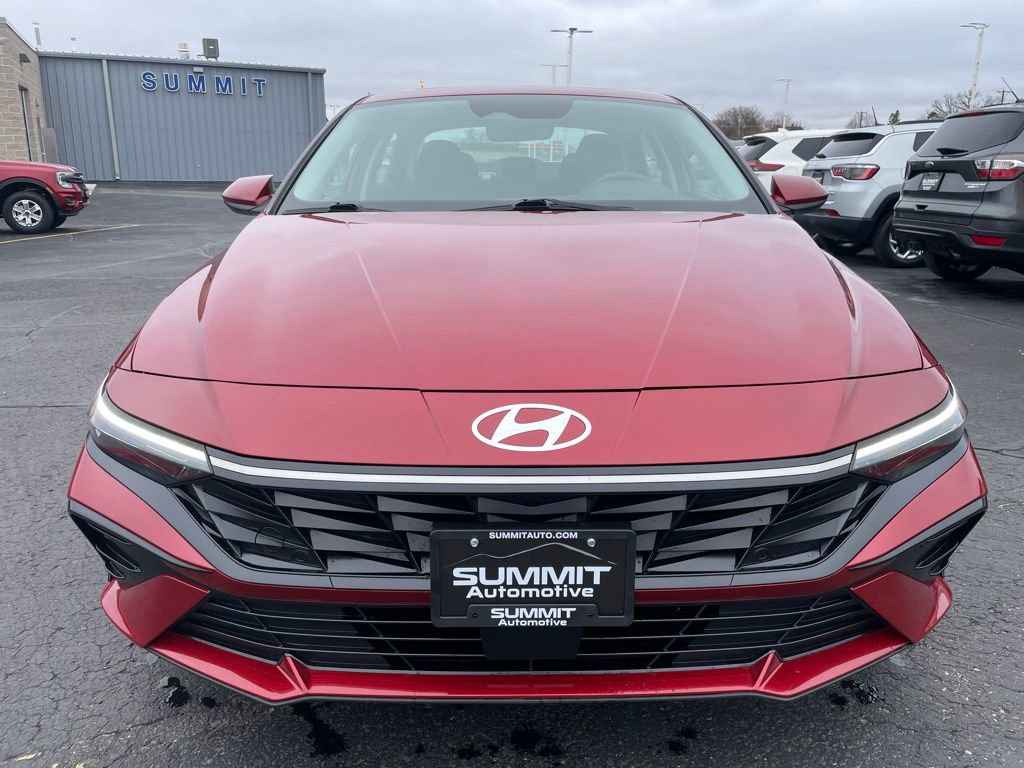 Used 2025 Hyundai Elantra SEL FWD image 26