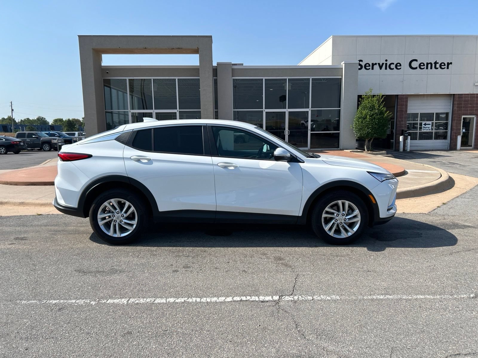Used 2025 Buick Envista Preferred w/ Convenience II Package FWD image 4