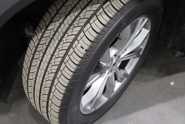 Used 2022 Ford Explorer Limited w/ Equipment Group 301A image 41