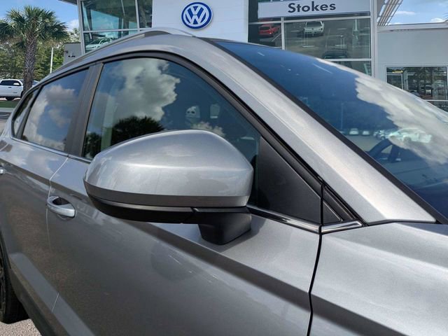 New 2026 Volkswagen Taos SE FWD image 12