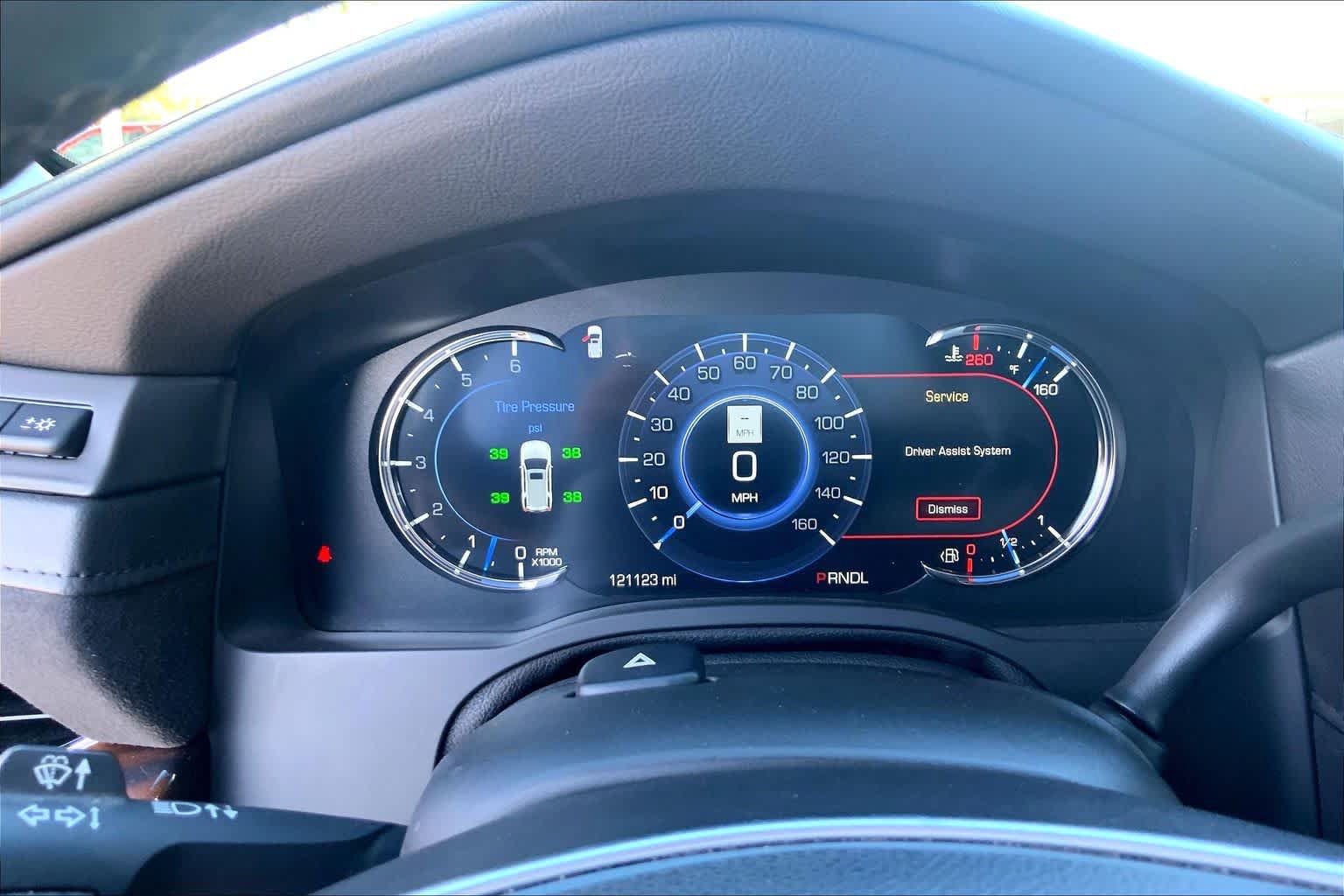 Used 2020 Cadillac Escalade Premium Luxury RWD image 26
