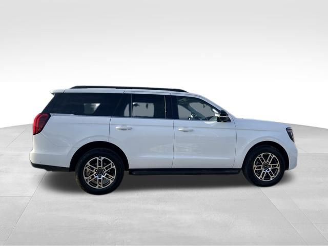 Used 2025 Ford Expedition Active AWD/4WD image 8