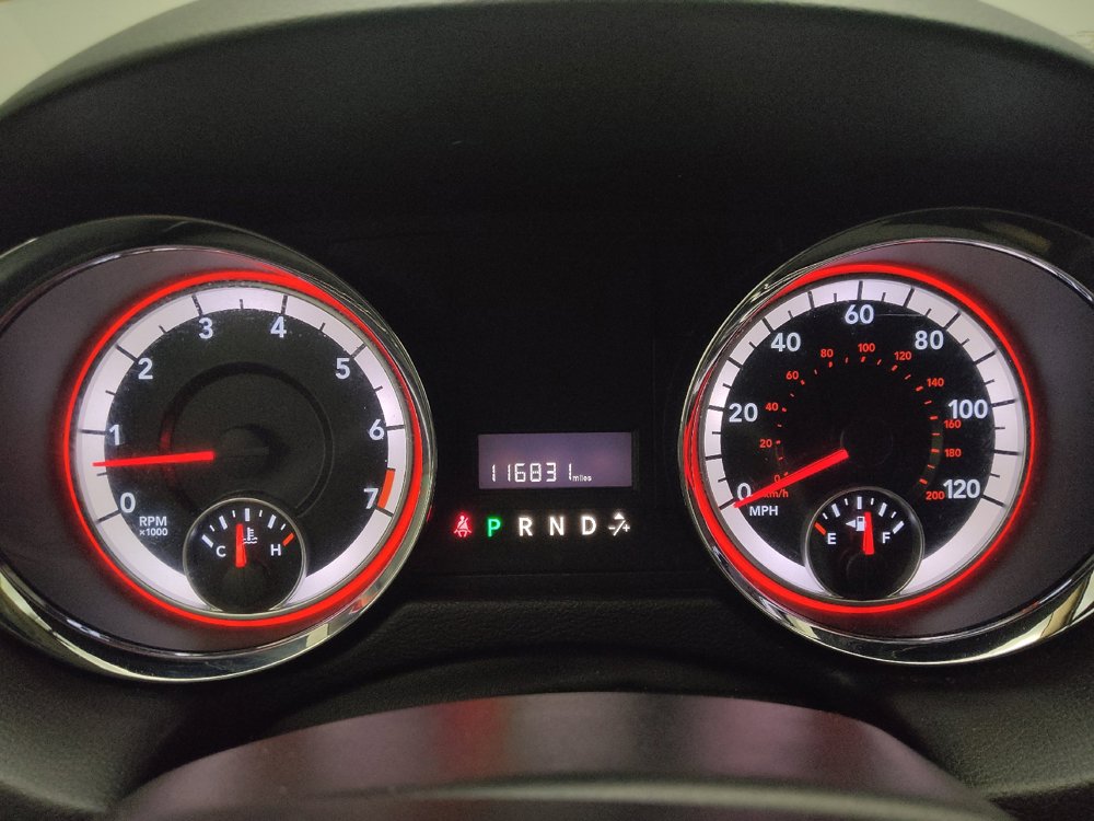 Used 2015 Dodge Grand Caravan American Value Package FWD image 23