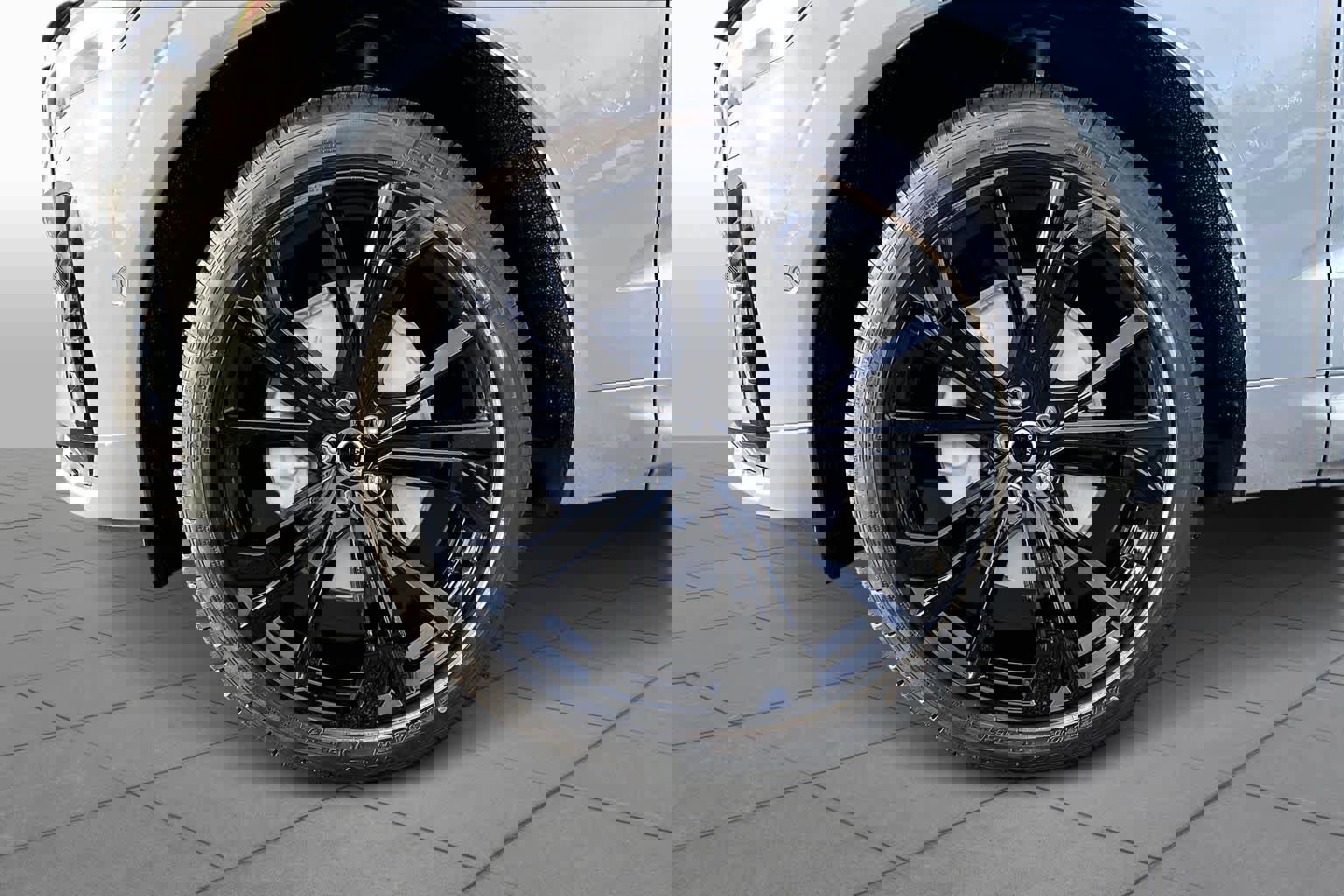 New 2026 Volvo XC60 B5 Ultra w/ Protection Package Premier image 16