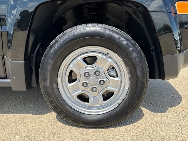 Used 2017 Jeep Patriot Sport w/ Power Value Group FWD image 9