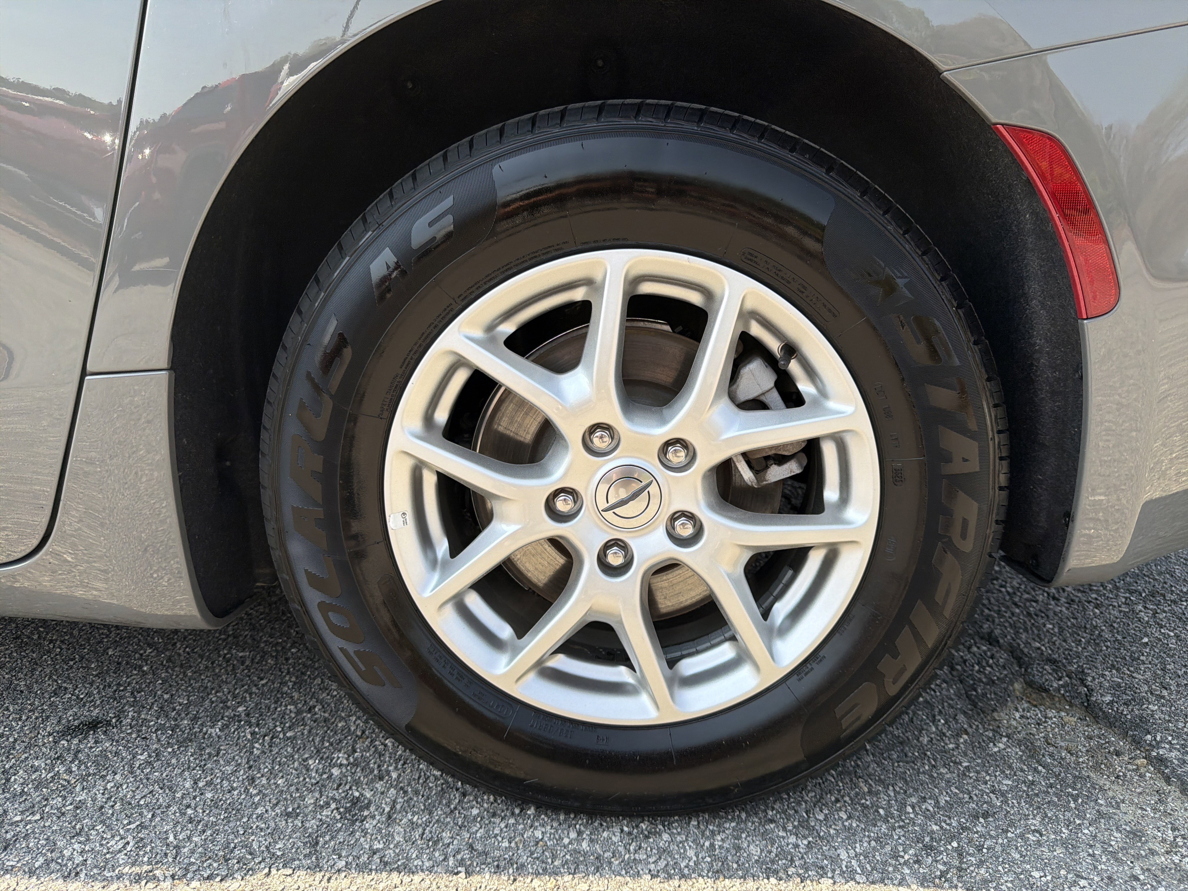 Used 2025 Chrysler Pacifica Select image 33