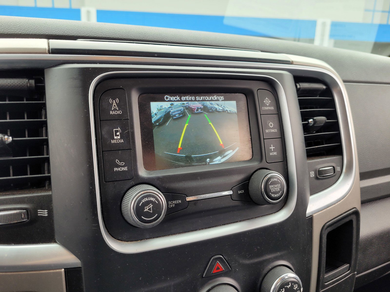 Used 2018 RAM 1500 Classic SLT AWD/4WD image 16