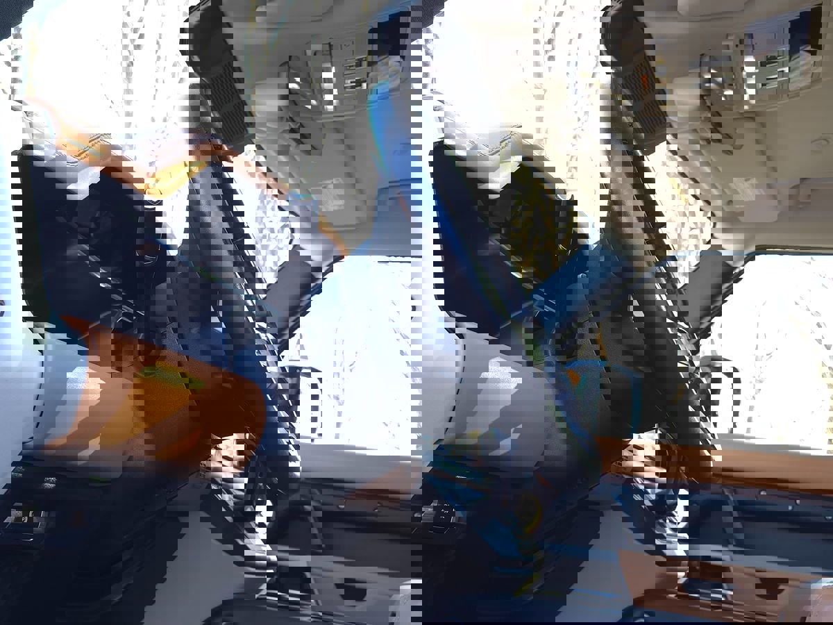 Used 2023 Land Rover Defender 130 S image 33