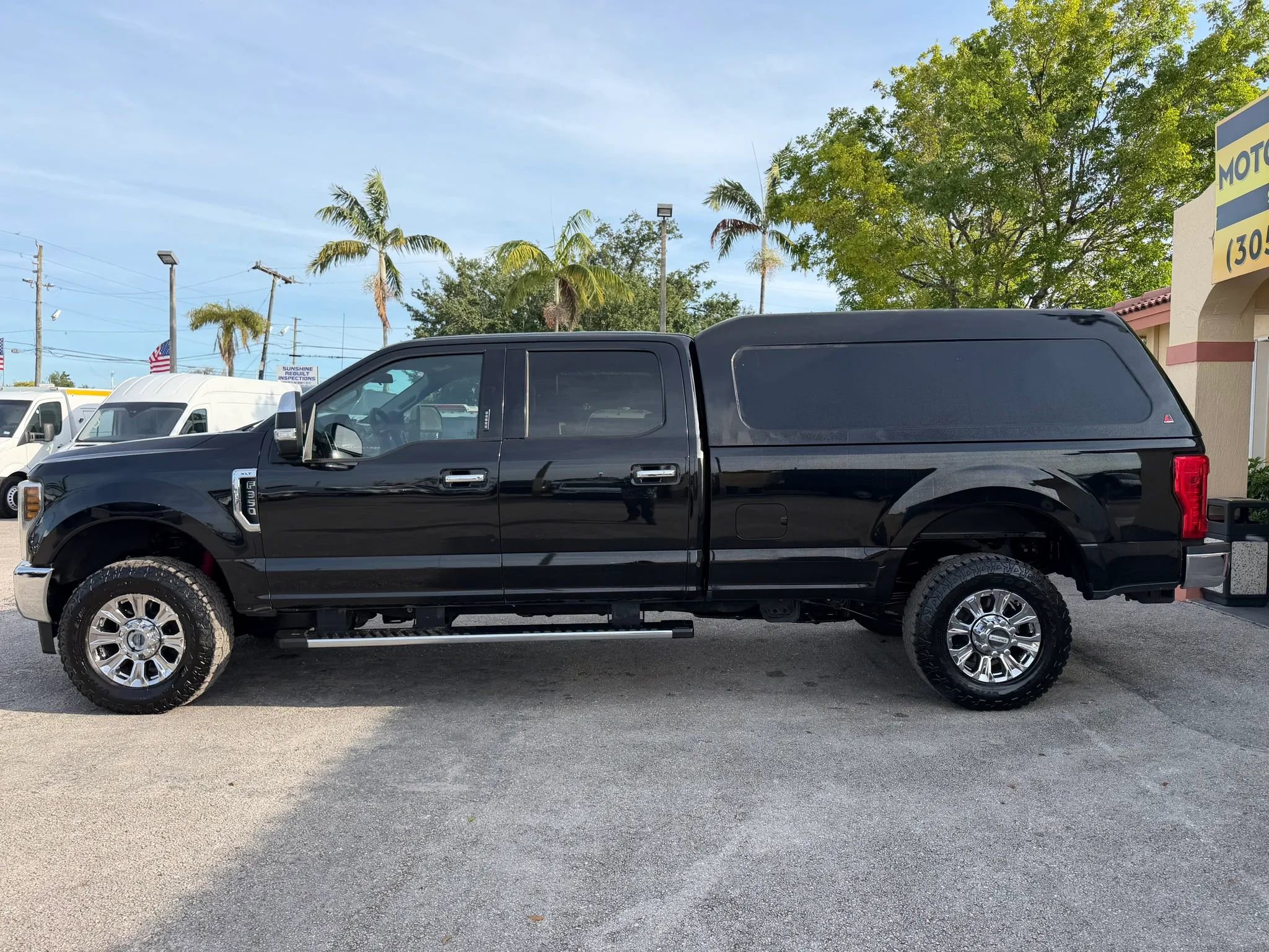 Used 2019 Ford F350 XLT w/ XLT Premium Package AWD/4WD image 2