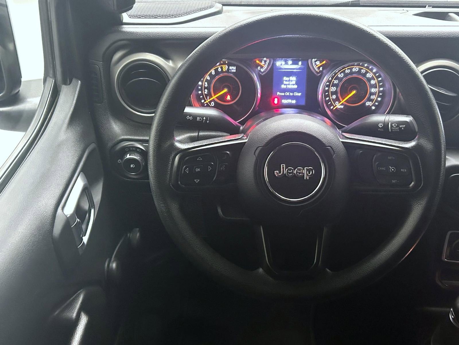 Used 2018 Jeep Wrangler Unlimited Sport image 12