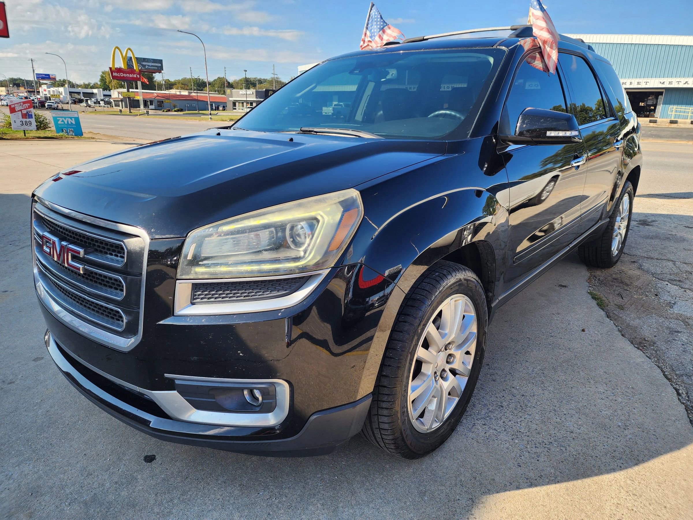 Used 2016 GMC Acadia SLT w/ Premium Edition image 2