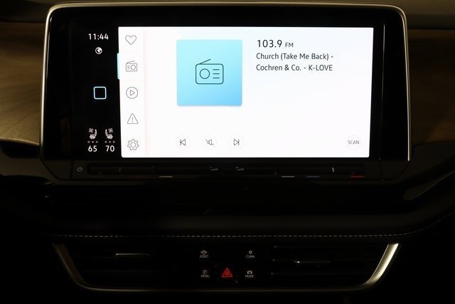 Used 2025 Volkswagen Atlas SE image 32