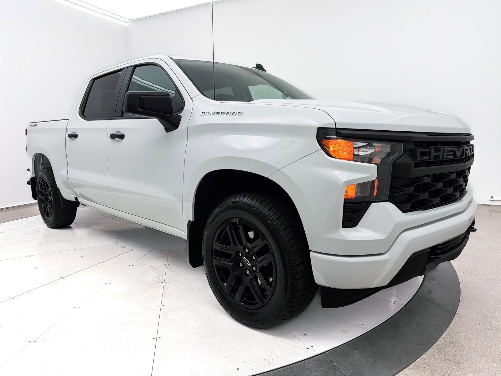 Used 2024 Chevrolet Silverado 1500 Custom image 10