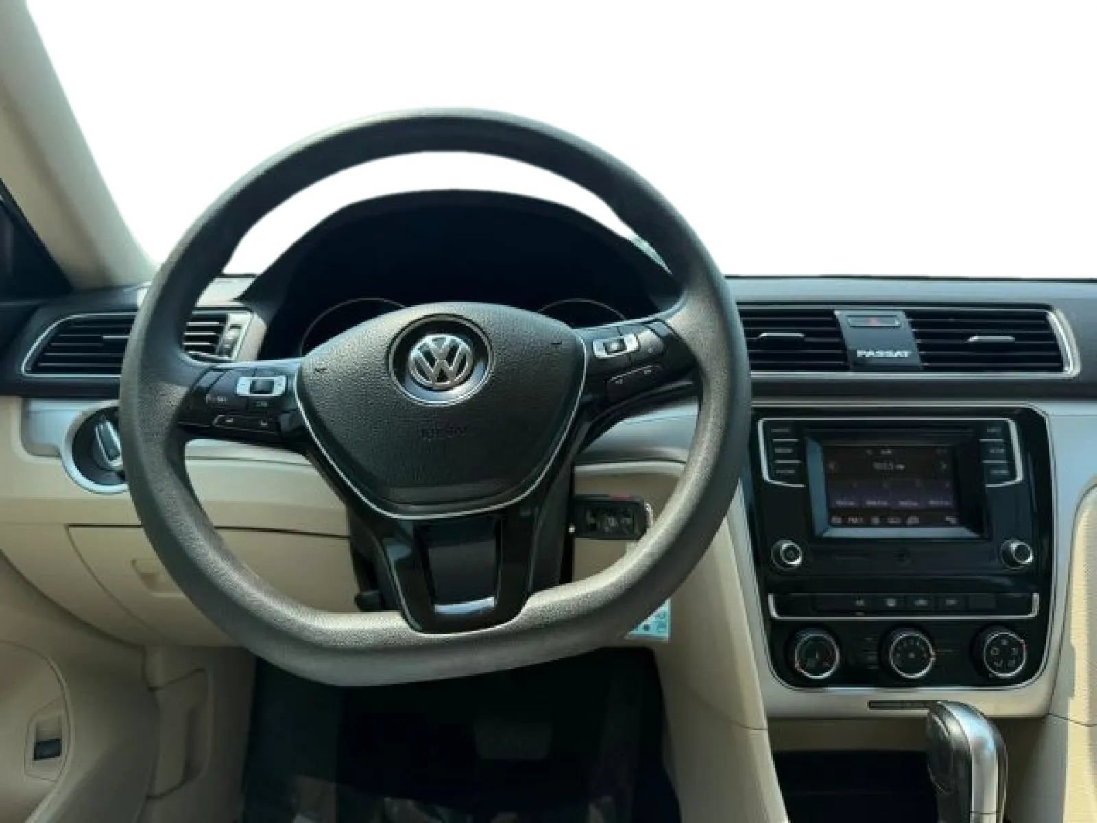 Used 2018 Volkswagen Passat 2.0T S FWD image 17