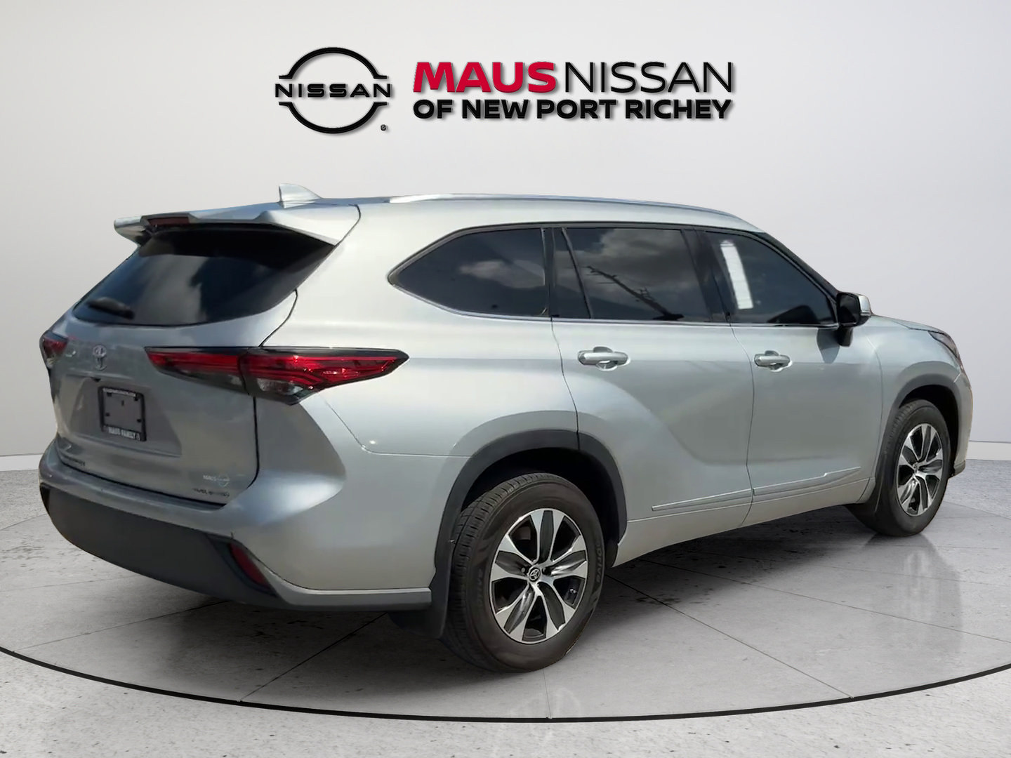 Used 2021 Toyota Highlander XLE AWD/4WD image 15