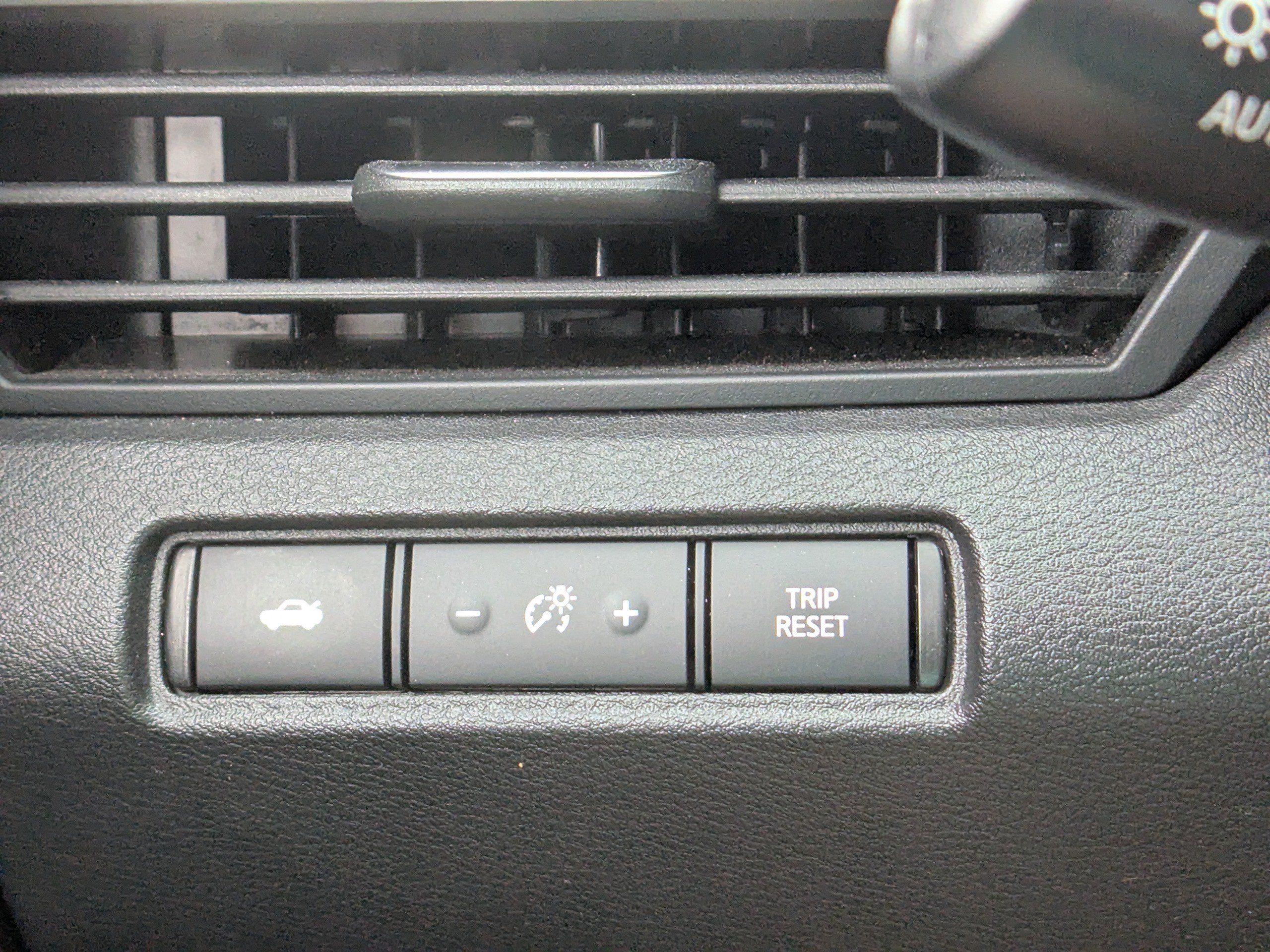 Used 2025 Nissan Altima 2.5 SV AWD/4WD image 30