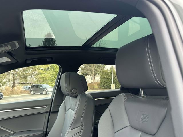 Certified 2025 Audi Q3 2.0T Premium w/ Convenience Package image 23