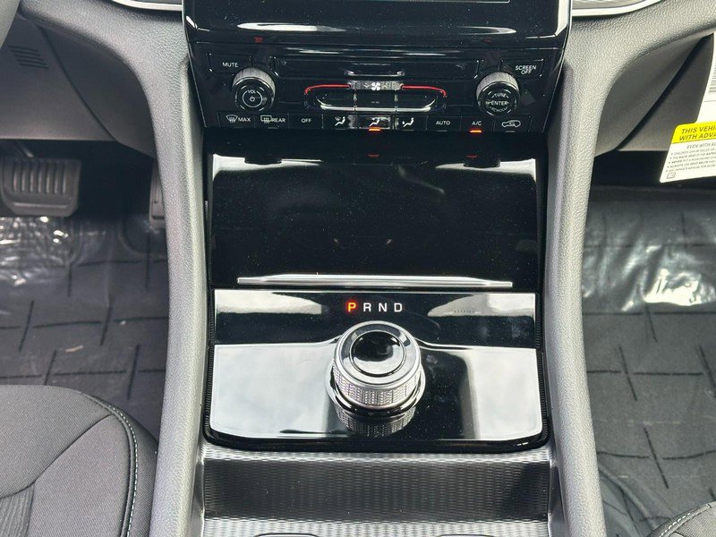 New 2025 Jeep Grand Cherokee Laredo image 8
