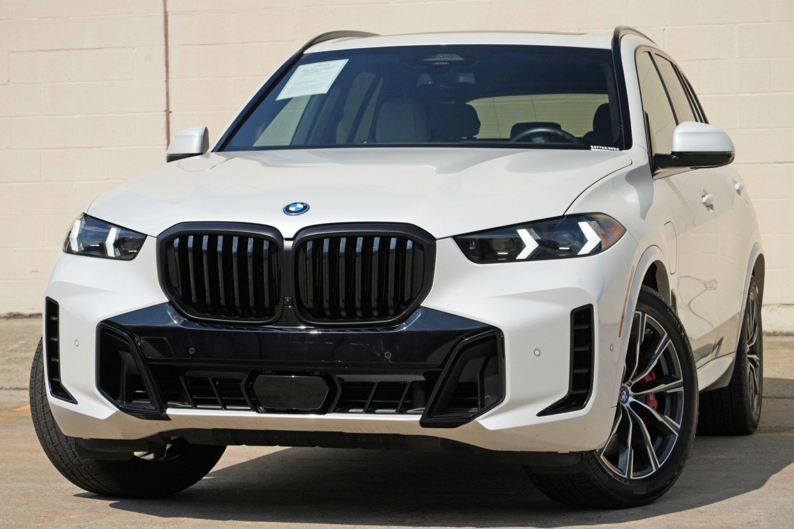 Used 2024 BMW X5 xDrive50e w/ M Sport Package AWD/4WD image 3