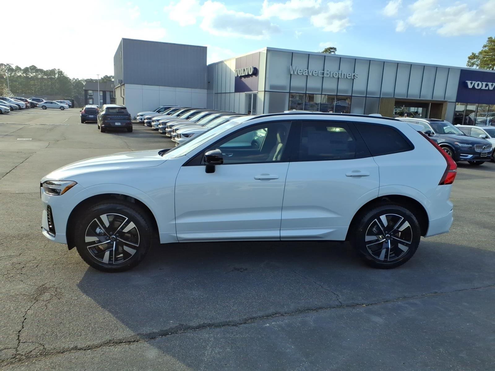 New 2026 Volvo XC60 B5 Core w/ Climate Package AWD/4WD image 8