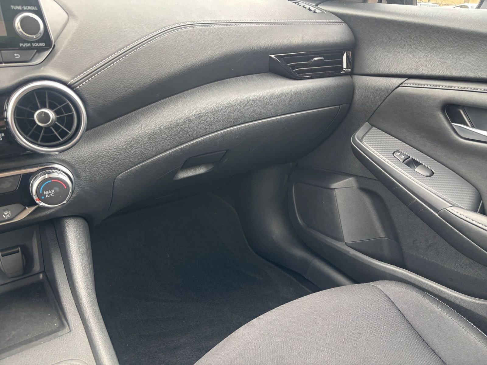 Used 2025 Nissan Sentra SV FWD image 33
