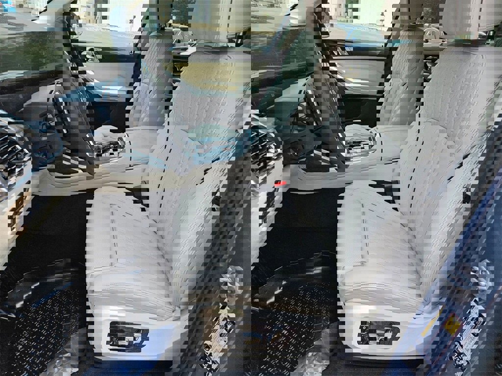 New 2026 BMW X7 xDrive40i image 8