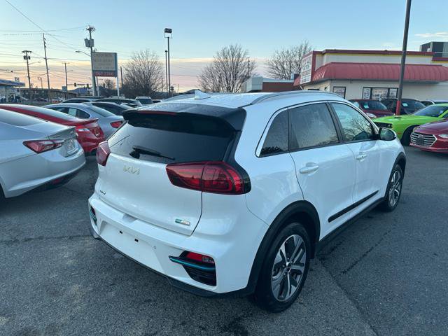Used 2022 Kia Niro EX Premium w/ Cold Weather Package image 5