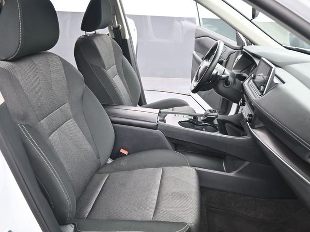 Used 2025 Nissan Rogue SV FWD image 27