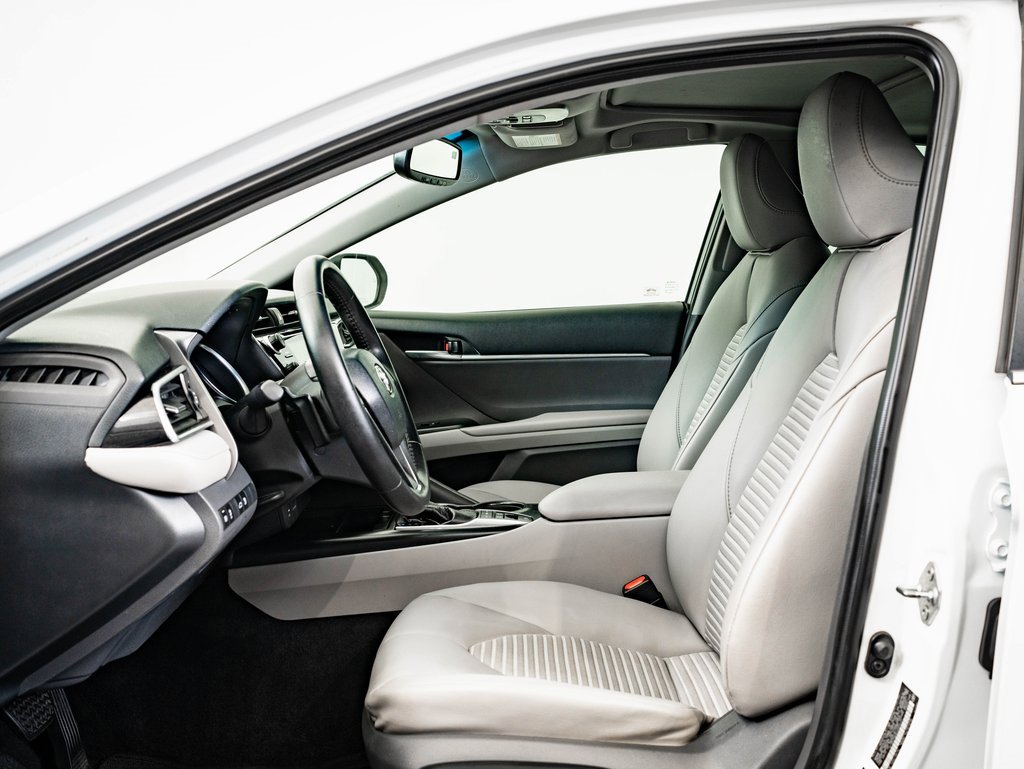 Used 2018 Toyota Camry SE image 22
