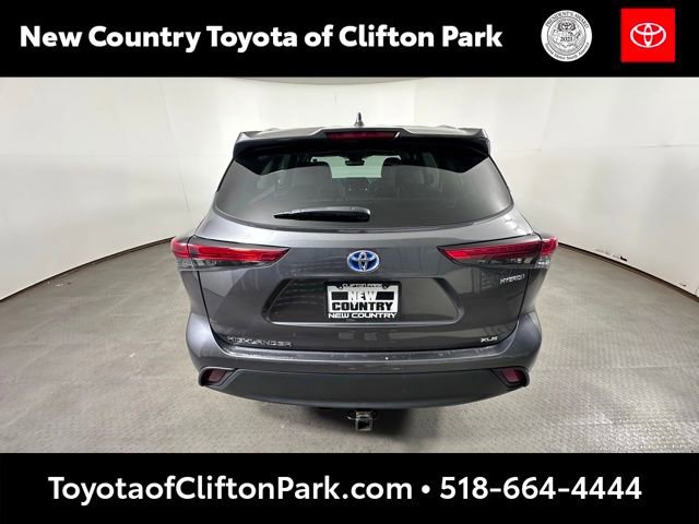 Used 2023 Toyota Highlander XLE AWD/4WD image 4