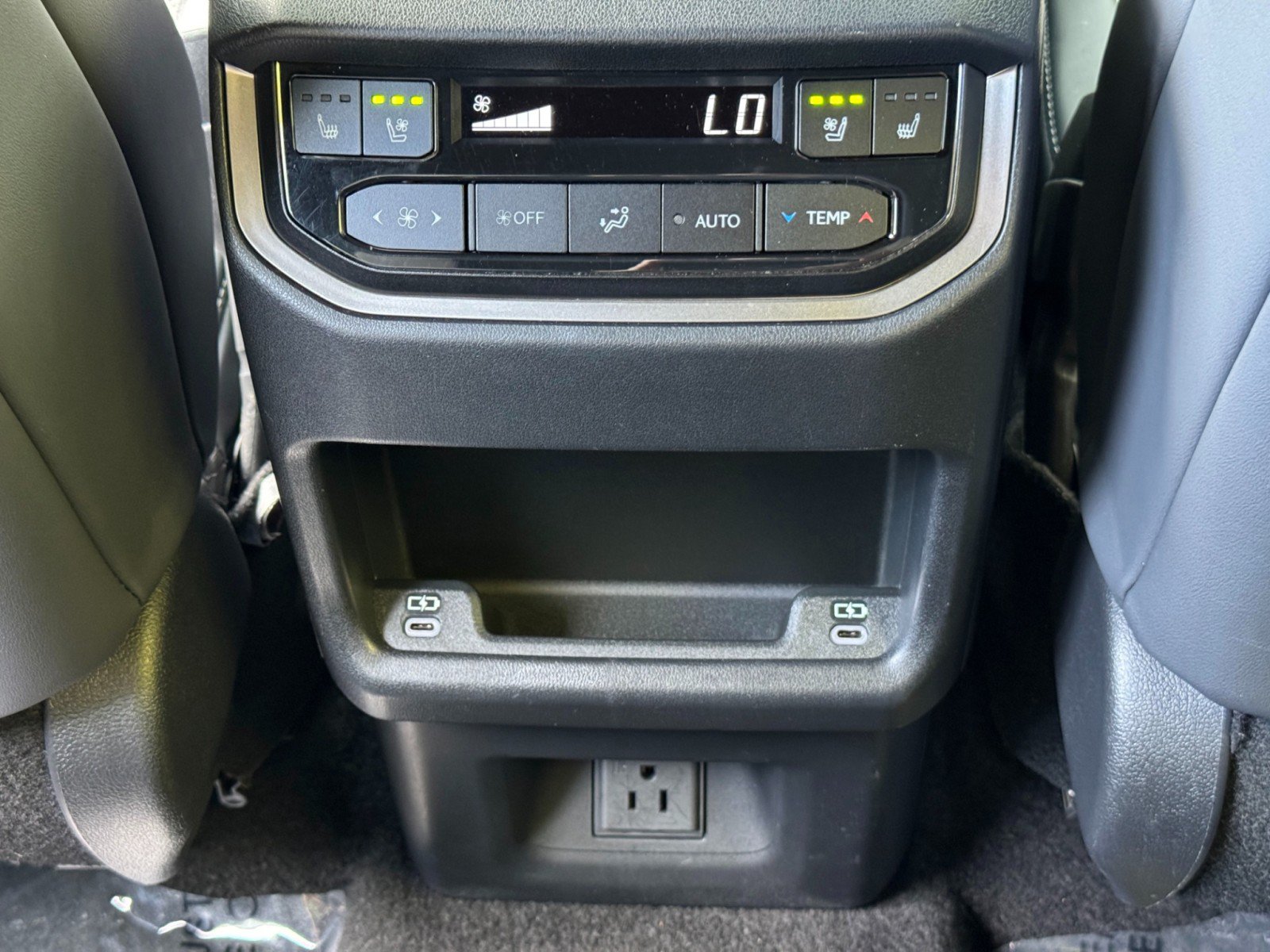 Used 2024 Lexus TX 500h AWD w/ Technology Package image 34