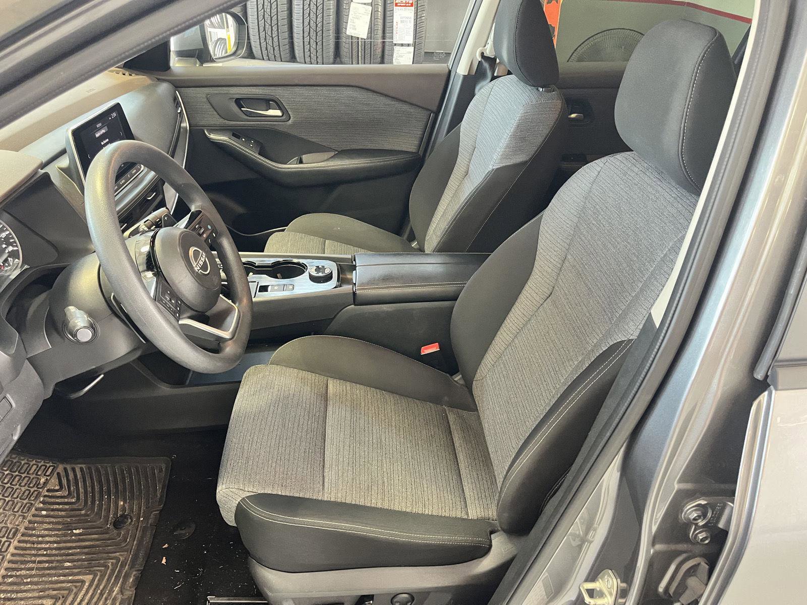Used 2023 Nissan Rogue SV AWD/4WD image 11