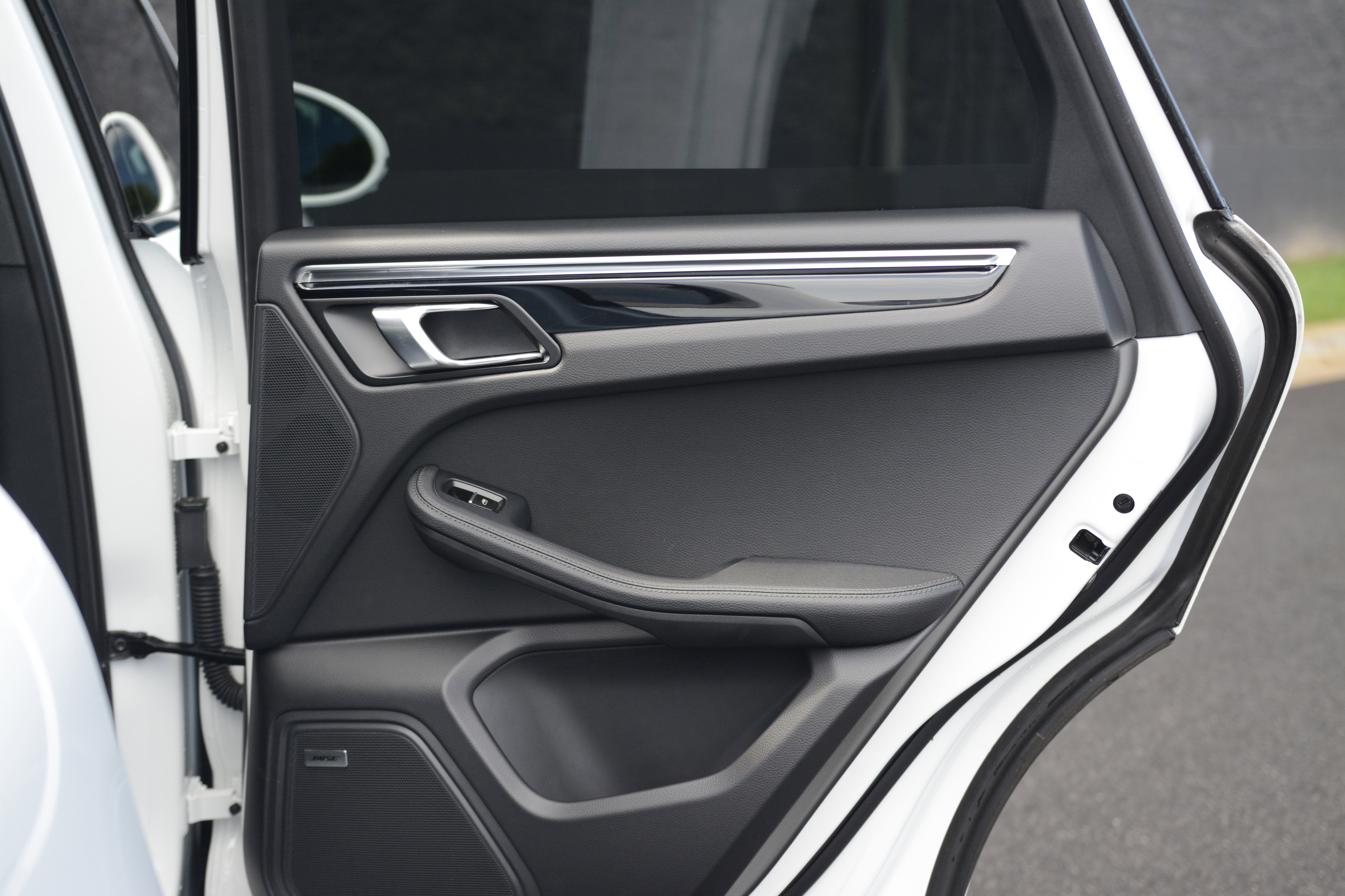 Certified 2026 Porsche Macan AWD/4WD image 28
