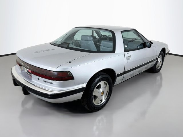 Used 1990 Buick Reatta Coupe FWD image 7