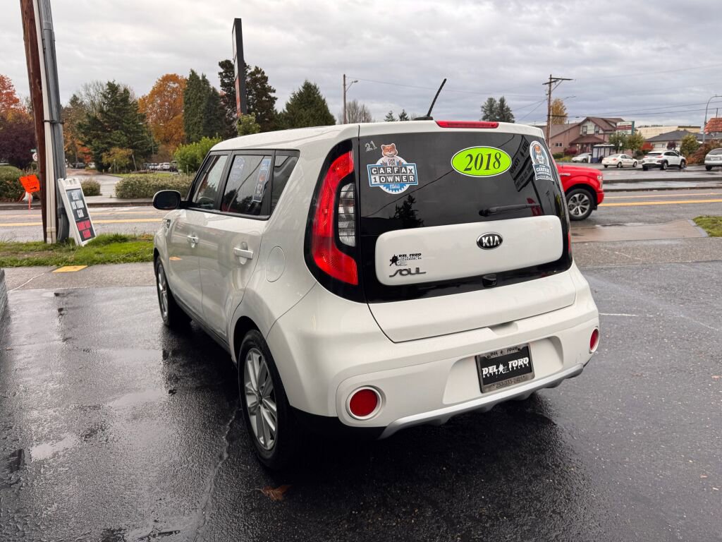 Used 2018 Kia Soul + image 11