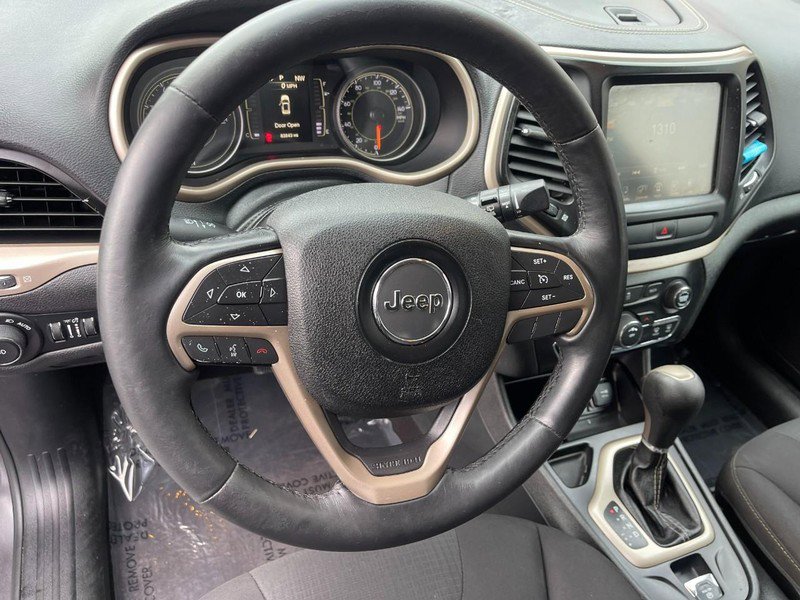 Used 2017 Jeep Cherokee Latitude w/ Cold Weather Group image 18