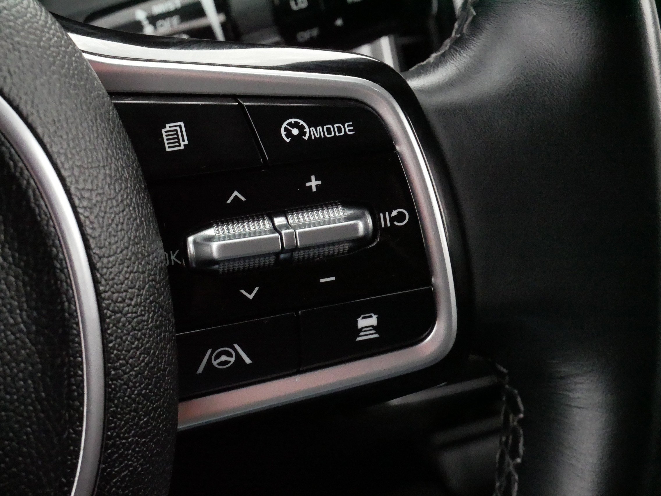 Used 2023 Kia Sorento X-Line EX image 26