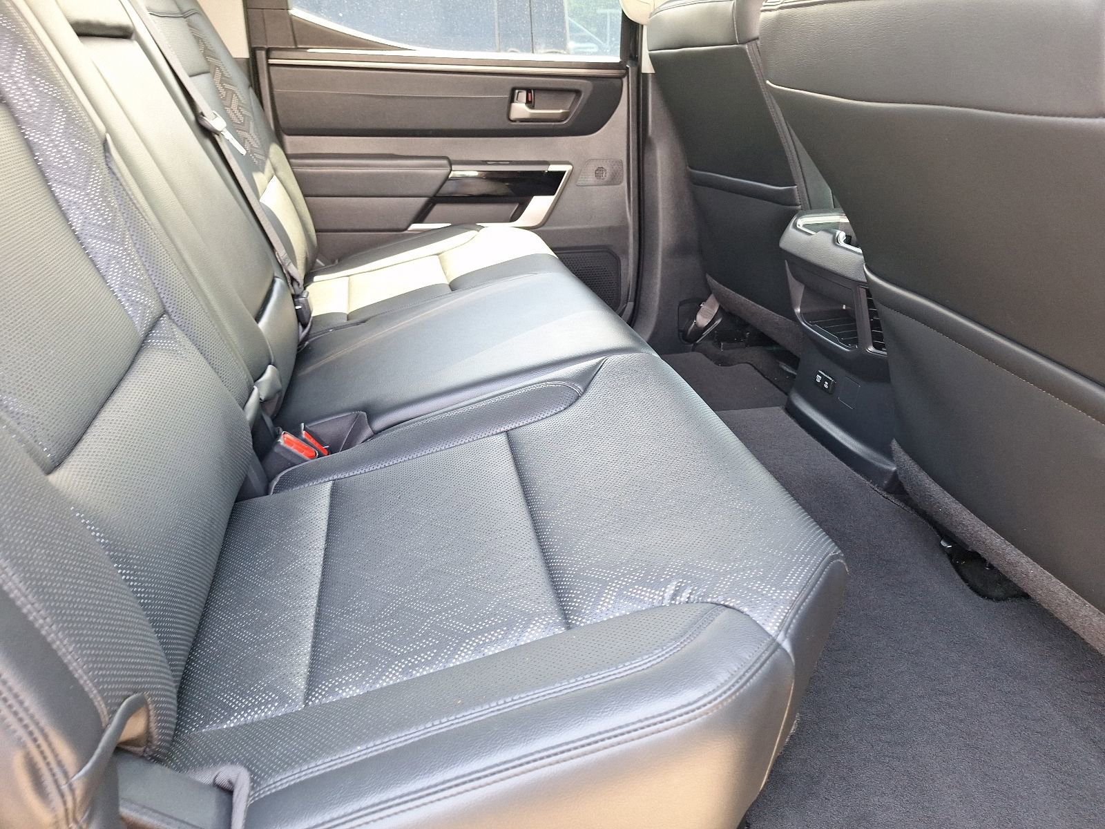 Used 2022 Toyota Tundra Limited AWD/4WD image 30
