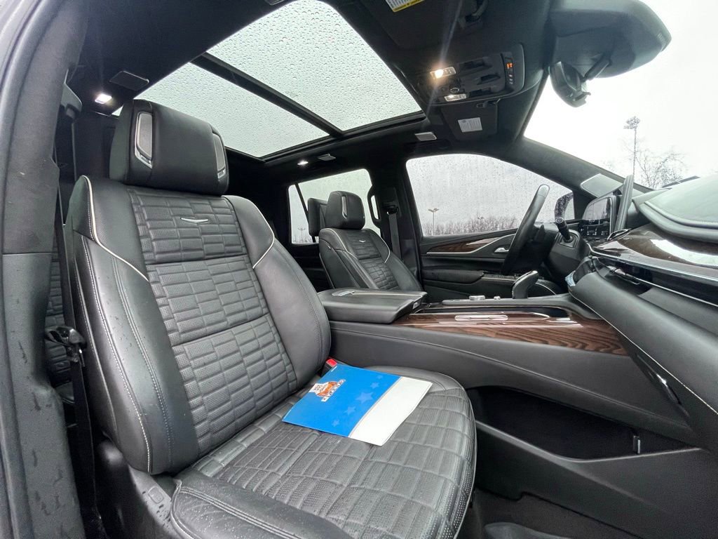 Certified 2022 Cadillac Escalade Sport Platinum w/ LPO, ONYX Package image 13