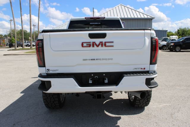 Used 2025 GMC Sierra 2500 AT4 w/ AT4 Premium Plus Package AWD/4WD image 9