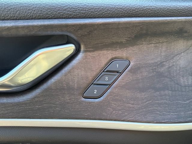 New 2026 Jeep Grand Cherokee Limited w/ Limited Altitude Package AWD/4WD image 14