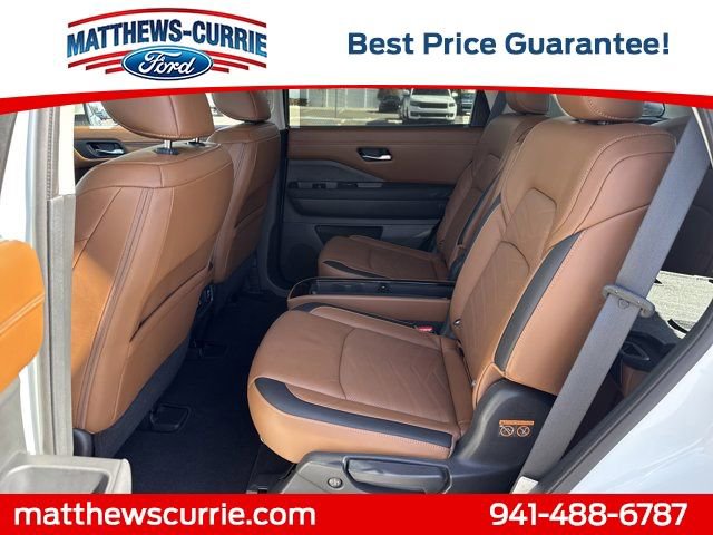 Used 2023 Nissan Pathfinder Platinum image 12
